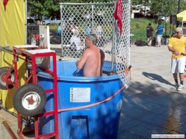 MAR-UnityDay2013-0824GuyisDunked1