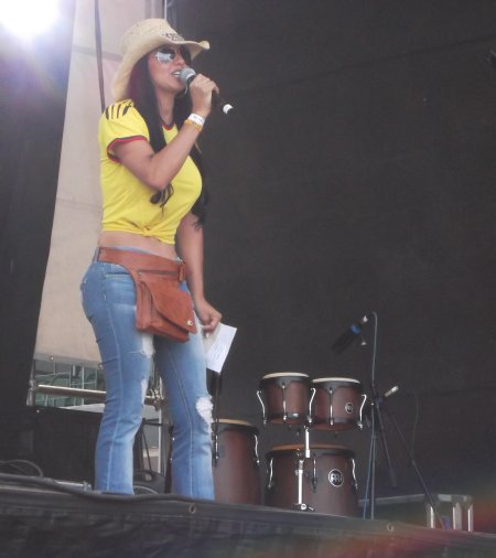 LovelyColombianWoman-Emcee